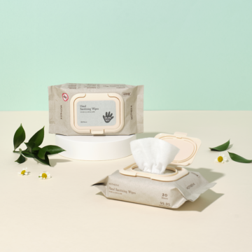 Hand-sanitizing-wipes