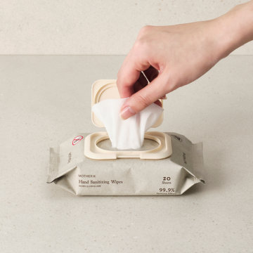 Hand-sanitizing-wipes